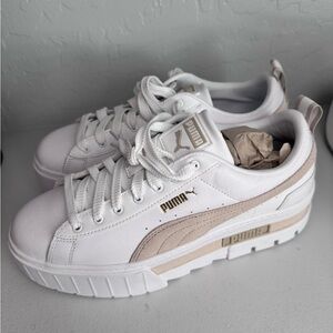 Puma White and Beige Sneakers